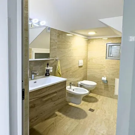 The One Private In Villa Tirana